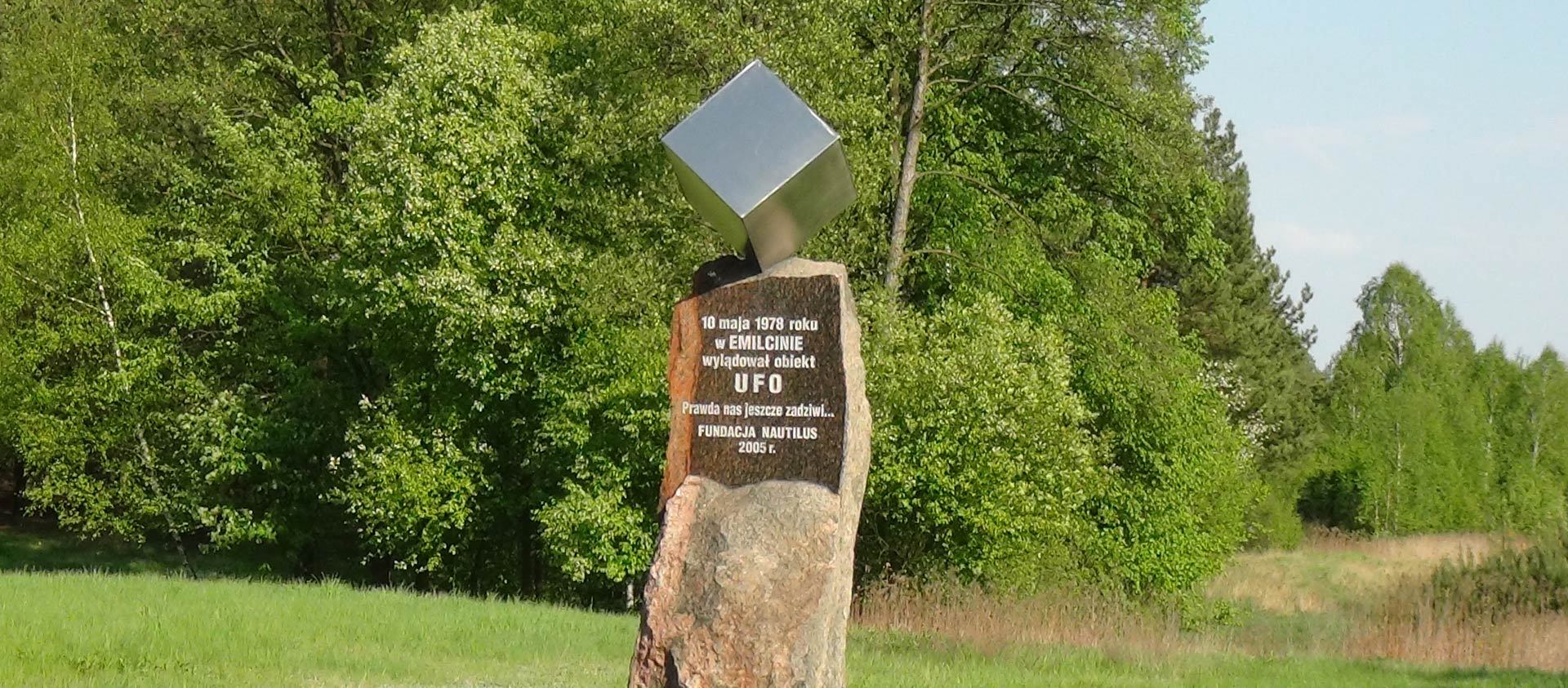 Andrzej Fogtt, Pomnik UFO, Emilcin, październik 2005 pomnik